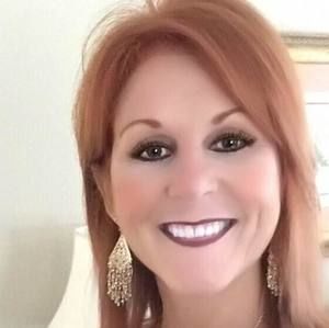 Meet your Posher, Lorrie